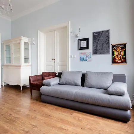 Habitación en casa particular In A Luxury Designer Period In Old Town By Presidential Palace