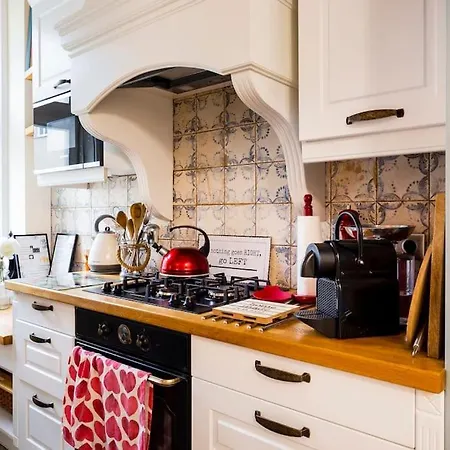 Habitación en casa particular In A Luxury Designer Period In Old Town By Presidential Palace *