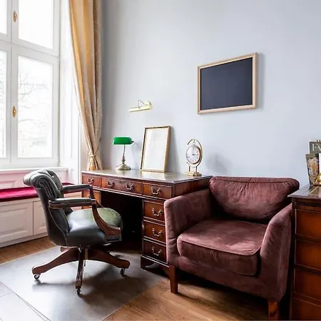 Ubytování v soukromí In A Luxury Designer Period In Old Town By Presidential Palace