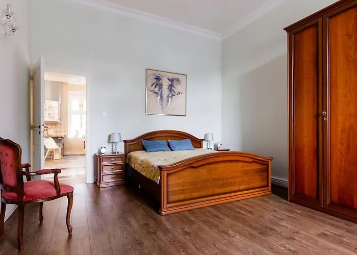 Kwatera prywatna In A Luxury Designer Period In Old Town By Presidential Palace Bratysława