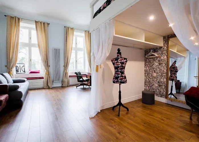 In A Luxury Designer Period In Old Town By Presidential Palace * Bratysława